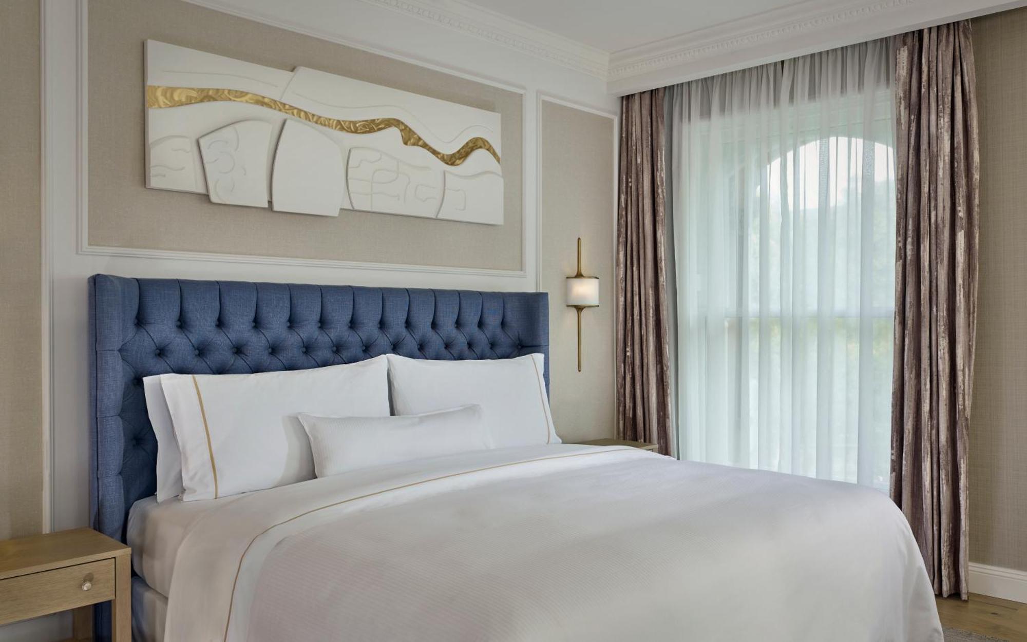 Superior Heritage Deluxe King Room City View